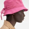 Cappello a secchiello Gadjo Cappello a secchiello con fiocco Cappello a secchiello Gadjo Cappello a secchiello con fiocco