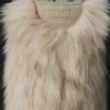 Gli stivali alti in pelliccia sintetica Jacquemus Yeti Moon Boot – in collaborazione con Moon Boot Gli stivali alti in pelliccia sintetica Jacquemus Yeti Moon Boot – in collaborazione con Moon Boot