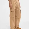 I pantaloni cargo Pantaloni cargo con cintura I pantaloni cargo Pantaloni cargo con cintura
