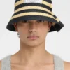 Il cappello Vela Cappello a secchiello in rafia piegato