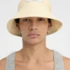 Il cappello Vela Cappello a secchiello in rafia piegato