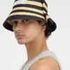 Il cappello Vela Cappello a secchiello in rafia piegato