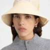 Il cappello Vela Cappello a secchiello in rafia piegato