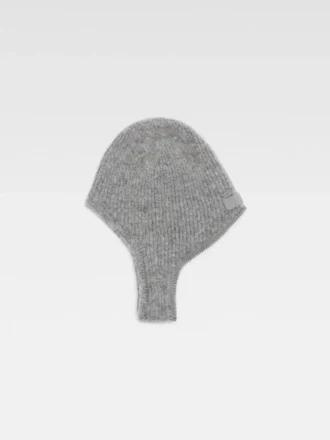 Il cappuccio Gros Grain Cappuccio con logo in grosgrain Il cappuccio Gros Grain Cappuccio con logo in grosgrain