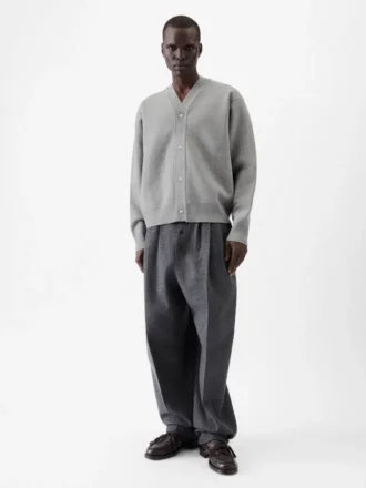 Il cardigan abbottonato Cardigan abbottonato