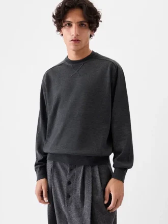 Il maglione ricamato Maglione in maglia ricamata