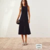 L’abito Favola Abito svasato con scollo all’americana L’abito Favola Abito svasato con scollo all’americana