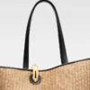 La borsa a secchiello asimmetrica Bambola La borsa a secchiello asimmetrica Bambola