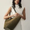 La borsa a secchiello asimmetrica Bambola Medium La borsa a secchiello asimmetrica Bambola Medium