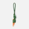 La carota Ciondolo per borsa a forma di carota annodata La carota Ciondolo per borsa a forma di carota annodata