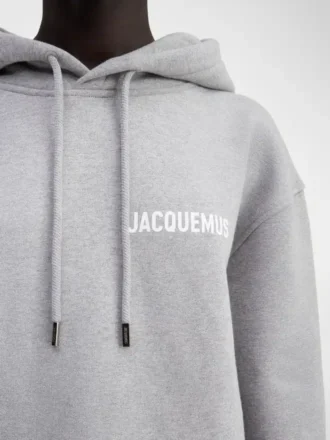La felpa JACQUEMUS Felpa con cappuccio