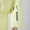 La giacca in Gore-Tex Giacca 2 in 1 in Gore-Tex Jacquemus + Nike – Collaborazione Jacquemus + Nike La giacca in Gore-Tex Giacca 2 in 1 in Gore-Tex Jacquemus + Nike – Collaborazione Jacquemus + Nike