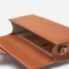 La grande borsa a tracolla con patta Bambino La grande borsa a tracolla con patta Bambino