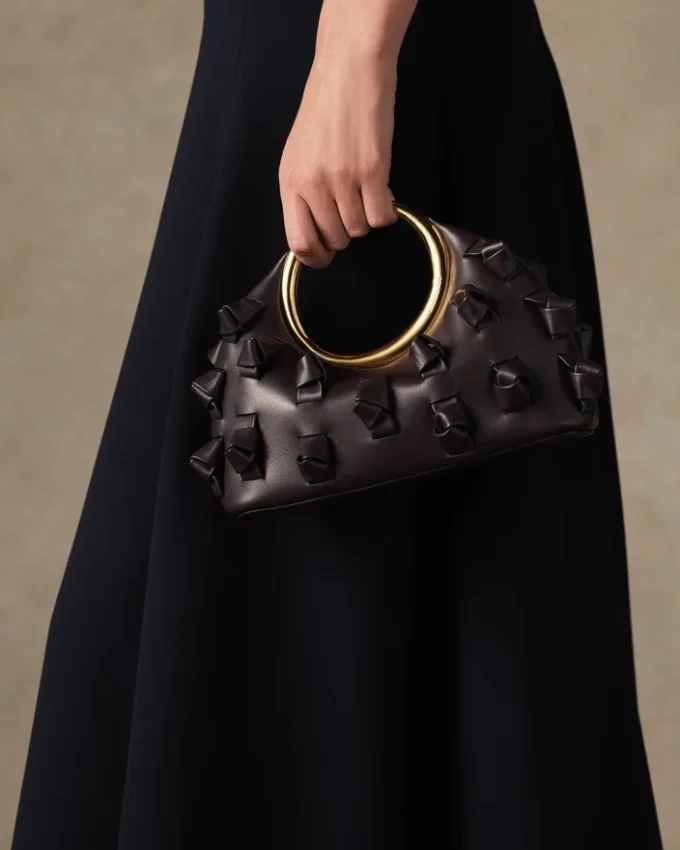 La piccola Calino con nodi Mini borsa a mano con anelli La piccola Calino con nodi Mini borsa a mano con anelli