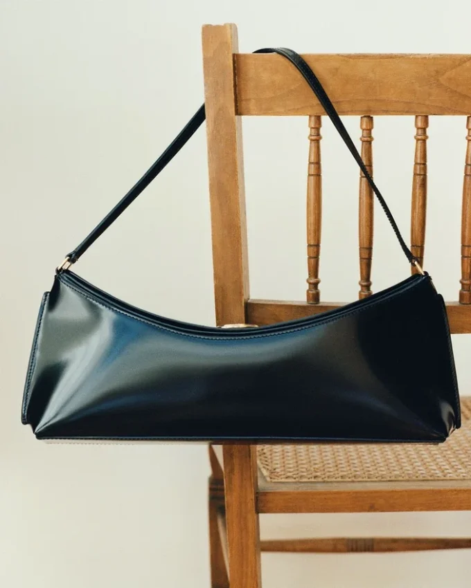 La pochette Ovalo Borsa a tracolla pieghettata La pochette Ovalo Borsa a tracolla pieghettata