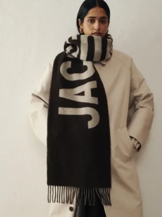La sciarpa JACQUEMUS Sciarpa con logo Fringe