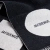 La sciarpa Rond Carré Sciarpa con logo jacquard La sciarpa Rond Carré Sciarpa con logo jacquard