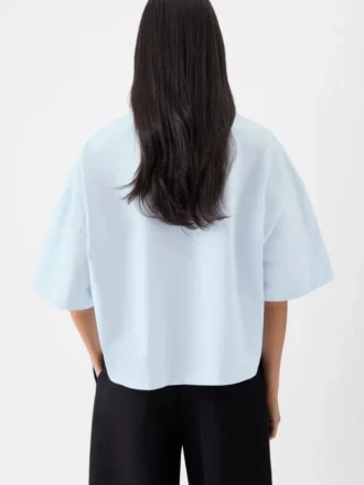 La t-shirt Corto T-shirt boxy ricamata