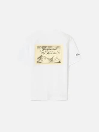 La t-shirt Courchevel High Altitude Club T-shirt con logo a maniche corte – venduta esclusivamente online e nella nostra boutique di Courchevel