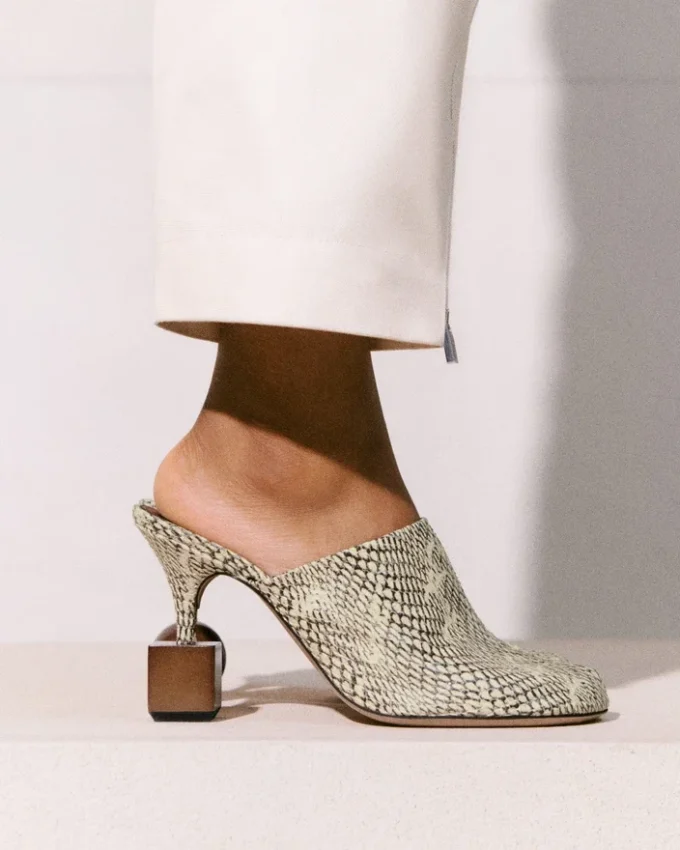 Le mules Bisou Mules con tacco geometrico Le mules Bisou Mules con tacco geometrico