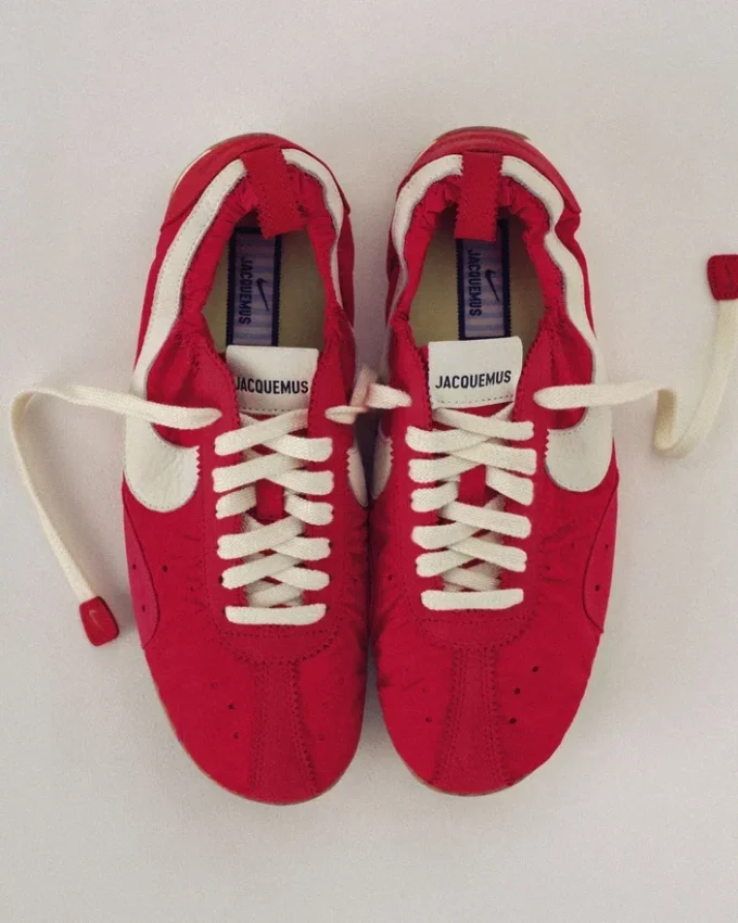 Moon Shoe Jacquemus + Nike Sneakers unisex Moon Shoes – Collaborazione Jacquemus + Nike Moon Shoe Jacquemus + Nike Sneakers unisex Moon Shoes – Collaborazione Jacquemus + Nike