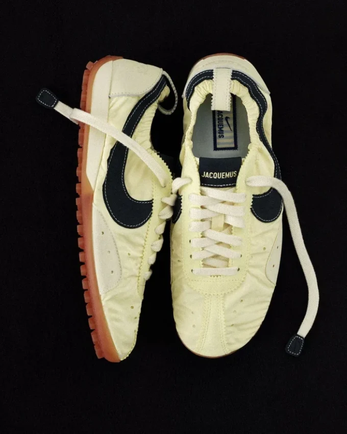 Moon Shoe Jacquemus + Nike Sneakers unisex Moon Shoes – Collaborazione Jacquemus + Nike Moon Shoe Jacquemus + Nike Sneakers unisex Moon Shoes – Collaborazione Jacquemus + Nike