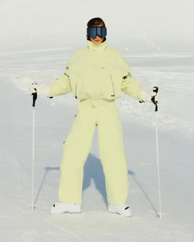 Pantaloni sartoriali in Gore-Tex JACQUEMUS + Nike Pantaloni sartoriali in Gore-Tex – Collaborazione JACQUEMUS + Nike Pantaloni sartoriali in Gore-Tex JACQUEMUS + Nike Pantaloni sartoriali in Gore-Tex – Collaborazione JACQUEMUS + Nike