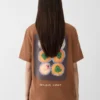 T-shirt Bonjour Korea T-shirt con logo – in vendita esclusivamente online e nei nostri punti vendita in Corea del Sud T-shirt Bonjour Korea T-shirt con logo – in vendita esclusivamente online e nei nostri punti vendita in Corea del Sud