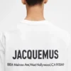 T-shirt con indirizzo di Los Angeles T-shirt a maniche corte con indirizzo e logo stampati – Venduta esclusivamente online e nel nostro negozio di Los Angeles T-shirt con indirizzo di Los Angeles T-shirt a maniche corte con indirizzo e logo stampati – Venduta esclusivamente online e nel nostro negozio di Los Angeles