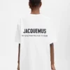 T-shirt con indirizzo di New York T-shirt a maniche corte con logo e indirizzo – venduta esclusivamente online e nel nostro negozio di New York T-shirt con indirizzo di New York T-shirt a maniche corte con logo e indirizzo – venduta esclusivamente online e nel nostro negozio di New York