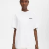T-shirt con indirizzo Montaigne T-shirt a maniche corte con logo e indirizzo – venduta esclusivamente online e nel nostro negozio di Parigi T-shirt con indirizzo Montaigne T-shirt a maniche corte con logo e indirizzo – venduta esclusivamente online e nel nostro negozio di Parigi