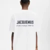 T-shirt con indirizzo Montaigne T-shirt a maniche corte con logo e indirizzo – venduta esclusivamente online e nel nostro negozio di Parigi T-shirt con indirizzo Montaigne T-shirt a maniche corte con logo e indirizzo – venduta esclusivamente online e nel nostro negozio di Parigi