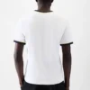 T-shirt Gio T-shirt a maniche corte con toppa ricamata T-shirt Gio T-shirt a maniche corte con toppa ricamata